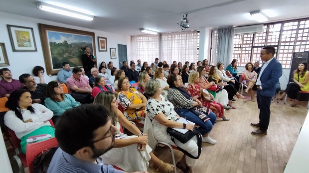Secretário Igor de Alvarenga conversou com os 47 Superintendentes Regionais de Ensino. Foto: SEE/MG (Divulgação)
